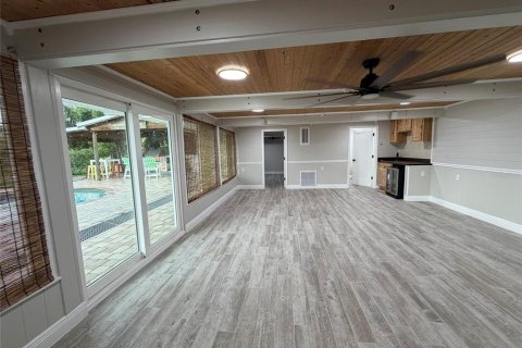 Villa ou maison à vendre à Tampa, Floride: 3 chambres, 217.02 m2 № 2315284 - photo 8