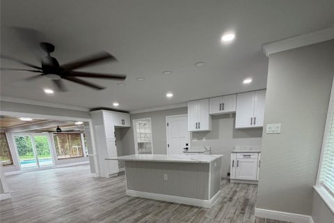 Villa ou maison à vendre à Tampa, Floride: 3 chambres, 217.02 m2 № 2315284 - photo 2
