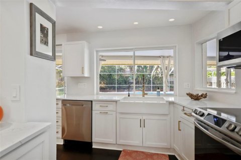 House in Safety Harbor, Florida 4 bedrooms, 206.52 sq.m. № 1873589 - photo 18