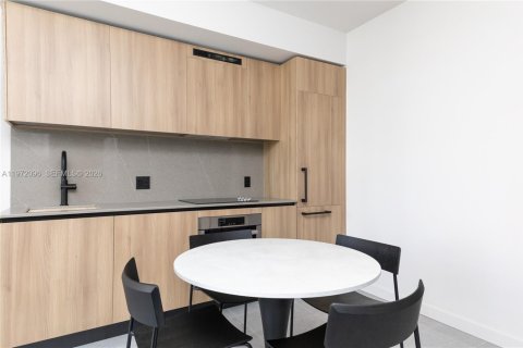 Condominio en alquiler en Miami, Florida, 1 dormitorio, 55.46 m2 № 2035940 - foto 4