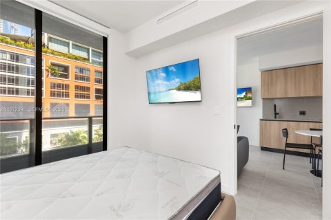 Condominio en alquiler en Miami, Florida, 1 dormitorio, 55.46 m2 № 2035940 - foto 15
