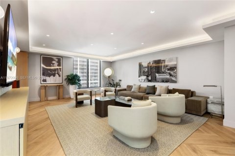 Condominio en alquiler en Miami, Florida, 1 dormitorio, 55.46 m2 № 2035940 - foto 29