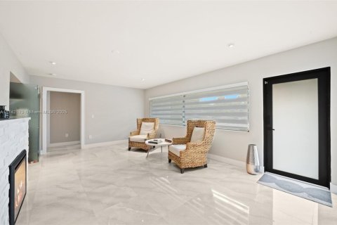Villa ou maison à vendre à Miami Shores, Floride: 4 chambres, 271.46 m2 № 1859477 - photo 5