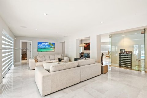 Villa ou maison à vendre à Miami Shores, Floride: 4 chambres, 271.46 m2 № 1859477 - photo 11