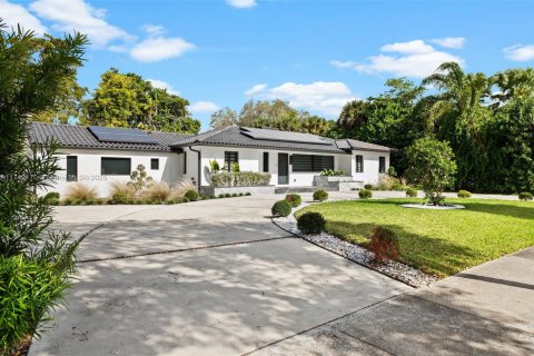 Villa ou maison à vendre à Miami Shores, Floride: 4 chambres, 271.46 m2 № 1859477 - photo 1