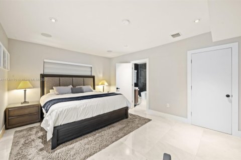 Villa ou maison à vendre à Miami Shores, Floride: 4 chambres, 271.46 m2 № 1859477 - photo 18