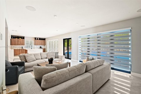 Villa ou maison à vendre à Miami Shores, Floride: 4 chambres, 271.46 m2 № 1859477 - photo 9