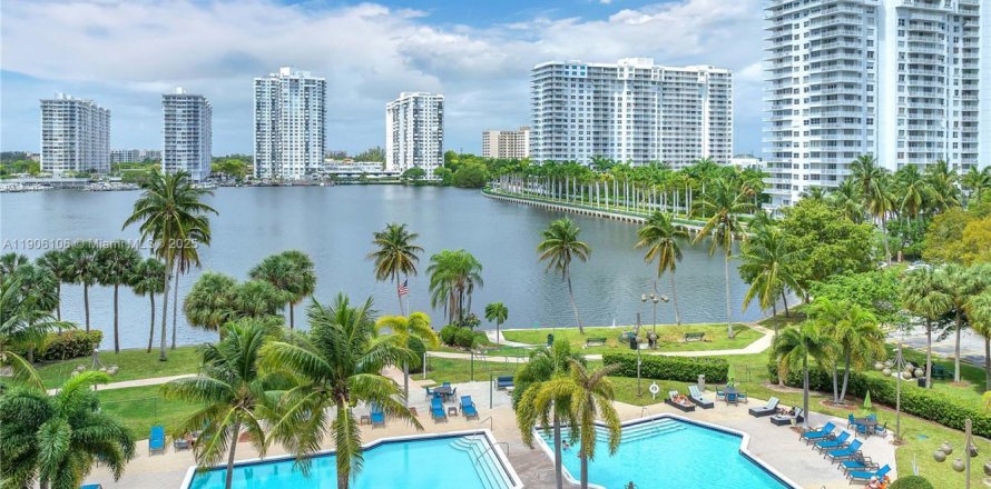 Condominio en Aventura, Florida, 2 dormitorios  № 1966035