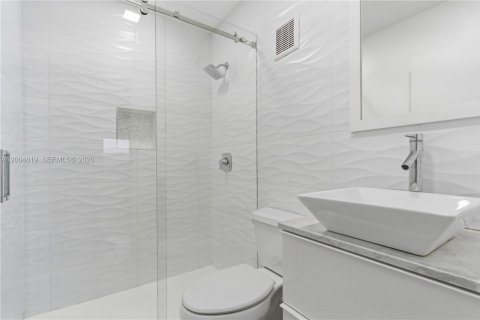 Townhouse in Miami, Florida 3 bedrooms, 107.77 sq.m. № 2069595 - photo 22