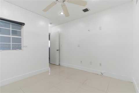 Townhouse in Miami, Florida 3 bedrooms, 107.77 sq.m. № 2069595 - photo 25