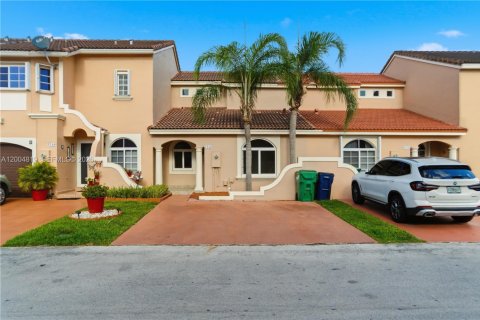 Townhouse in Miami, Florida 3 bedrooms, 107.77 sq.m. № 2069595