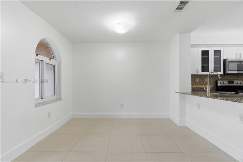 Townhouse in Miami, Florida 3 bedrooms, 107.77 sq.m. № 2069595 - photo 4