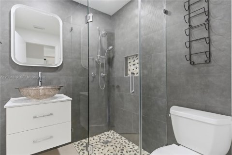 Townhouse in Miami, Florida 3 bedrooms, 107.77 sq.m. № 2069595 - photo 13