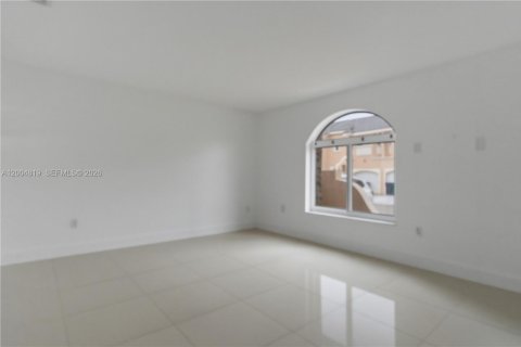 Townhouse in Miami, Florida 3 bedrooms, 107.77 sq.m. № 2069595 - photo 7