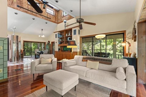 House in Ormond Beach, Florida 5 bedrooms, 325.16 sq.m. № 2322804 - photo 5
