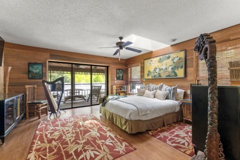 House in Ormond Beach, Florida 5 bedrooms, 325.16 sq.m. № 2322804 - photo 17