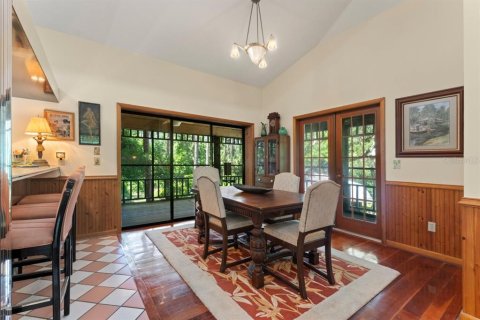 House in Ormond Beach, Florida 5 bedrooms, 325.16 sq.m. № 2322804 - photo 6