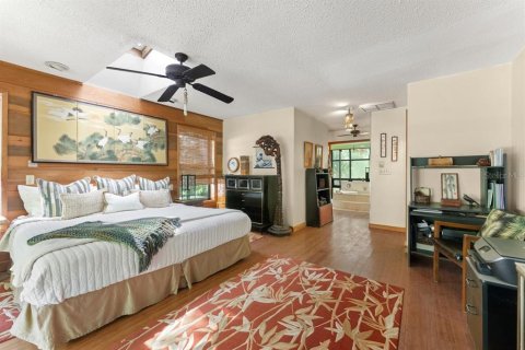 House in Ormond Beach, Florida 5 bedrooms, 325.16 sq.m. № 2322804 - photo 12