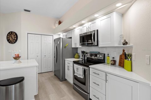 Casa en venta en Weeki Wachee, Florida, 3 dormitorios, 224.64 m2 № 2214016 - foto 8