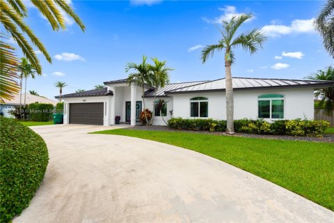House in Homestead, Florida 3 bedrooms, 171.5 sq.m. № 1825900 - photo 1