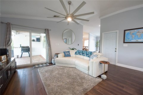 House in Homestead, Florida 3 bedrooms, 171.5 sq.m. № 1825900 - photo 7