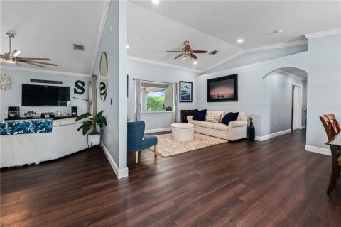 House in Homestead, Florida 3 bedrooms, 171.5 sq.m. № 1825900 - photo 5