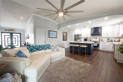House in Homestead, Florida 3 bedrooms, 171.5 sq.m. № 1825900 - photo 10