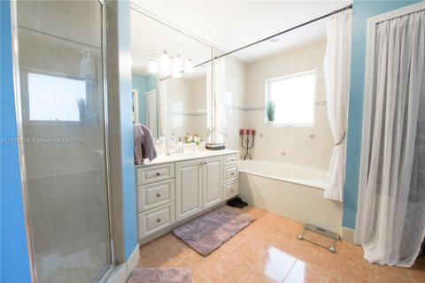 House in Homestead, Florida 3 bedrooms, 171.5 sq.m. № 1825900 - photo 16