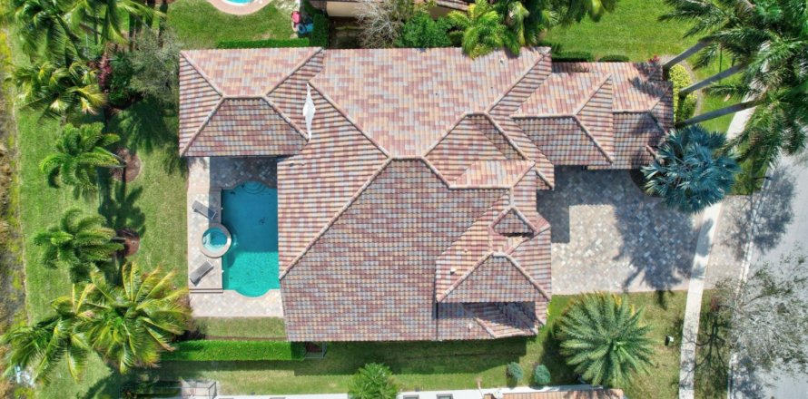 House in Delray Beach, Florida 6 bedrooms, 513.38 sq.m. № 1020142