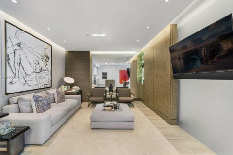 Condo in Miami Beach, Florida, 2 bedrooms  № 2401270 - photo 15
