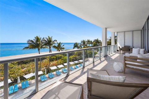 Condo in Miami Beach, Florida, 2 bedrooms  № 2401270 - photo 23