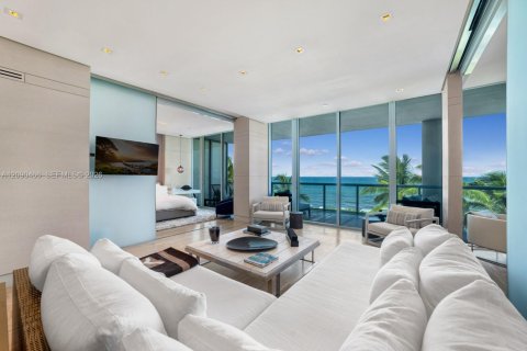 Condo in Miami Beach, Florida, 2 bedrooms  № 2401270 - photo 4
