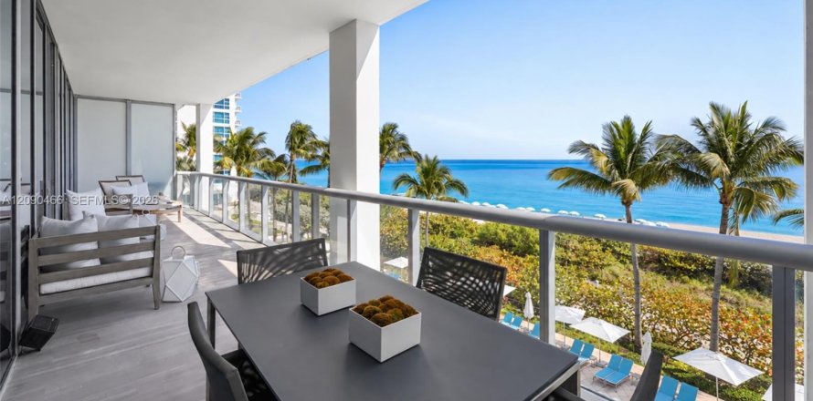 Condo in Miami Beach, Florida, 2 bedrooms  № 2401270