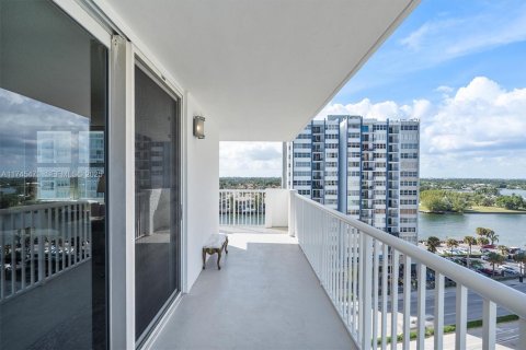 Copropriété à vendre à Hollywood, Floride: 2 chambres, 134.15 m2 № 1977114 - photo 22