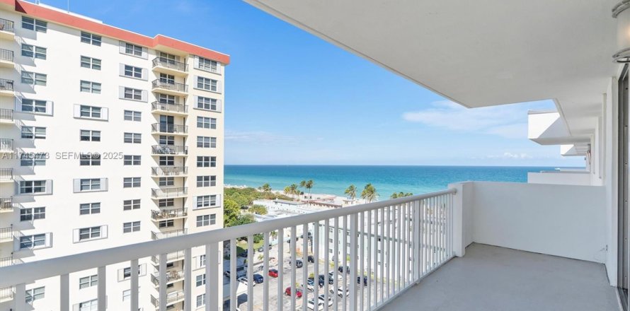 Condo à Hollywood, Floride, 2 chambres № 1977114