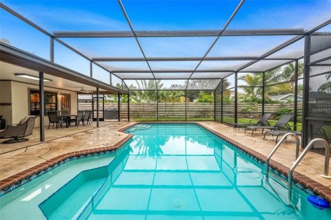 Villa ou maison à louer à Bradenton, Floride: 4 chambres, 249.63 m2 № 1894127 - photo 2