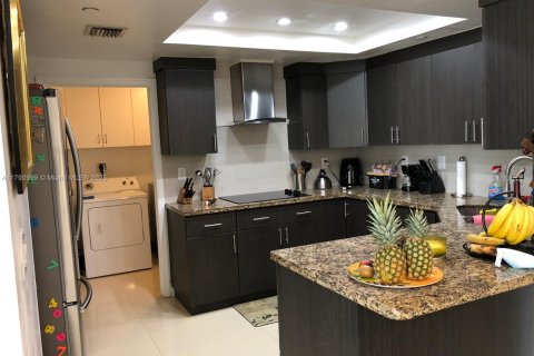 Купить кондоминиум в Дорал, Флорида 3 спальни, 135.64м2, № 1864078 - фото 3