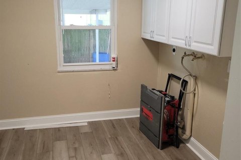 House in Saint Petersburg, Florida 2 bedrooms, 123.75 sq.m. № 1871220 - photo 10
