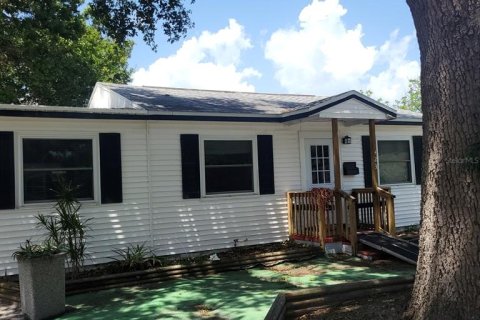 House in Saint Petersburg, Florida 2 bedrooms, 123.75 sq.m. № 1871220 - photo 2