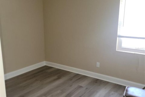 House in Saint Petersburg, Florida 2 bedrooms, 123.75 sq.m. № 1871220 - photo 16
