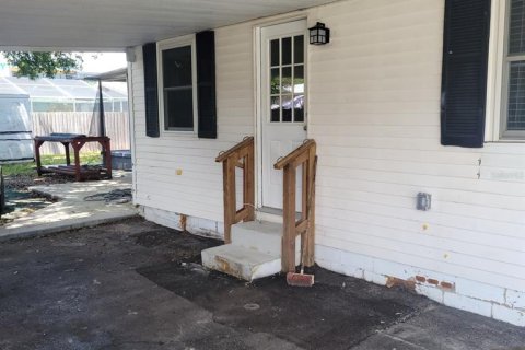 House in Saint Petersburg, Florida 2 bedrooms, 123.75 sq.m. № 1871220 - photo 8