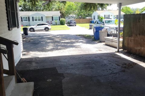 House in Saint Petersburg, Florida 2 bedrooms, 123.75 sq.m. № 1871220 - photo 7