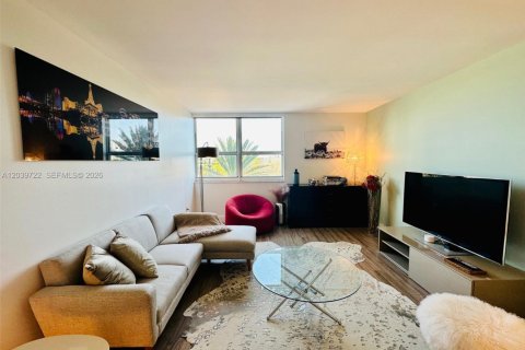 Copropriété à louer à Miami Beach, Floride: 1 chambre, 63.82 m2 № 2089476 - photo 5