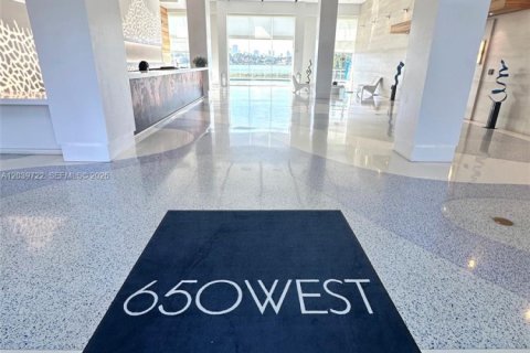 Copropriété à louer à Miami Beach, Floride: 1 chambre, 63.82 m2 № 2089476 - photo 2