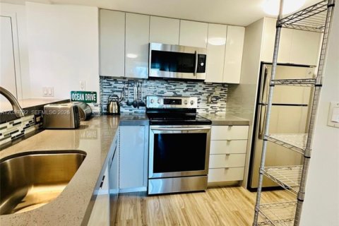Copropriété à louer à Miami Beach, Floride: 1 chambre, 63.82 m2 № 2089476 - photo 12