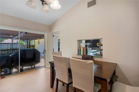 House in Delray Beach, Florida 4 bedrooms, 169.36 sq.m. № 1887292 - photo 7