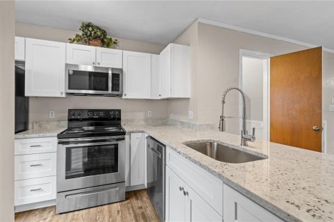 Touwnhouse à louer à Gainesville, Floride: 2 chambres, 94.39 m2 № 2406476 - photo 3