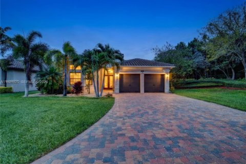 House in Delray Beach, Florida 3 bedrooms, 301.84 sq.m. № 2020935 - photo 6