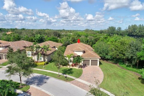House in Delray Beach, Florida 3 bedrooms, 301.84 sq.m. № 2020935 - photo 11