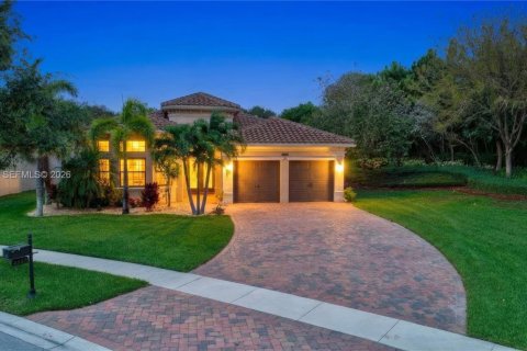 House in Delray Beach, Florida 3 bedrooms, 301.84 sq.m. № 2020935 - photo 10